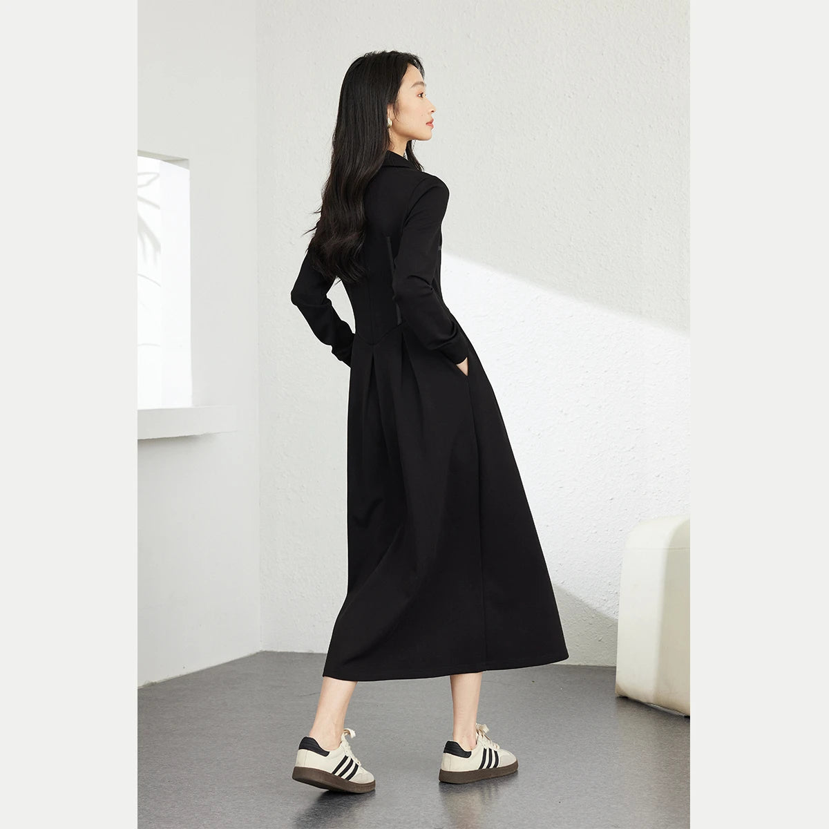Contrast-Piping Zip-Front Midi Dress