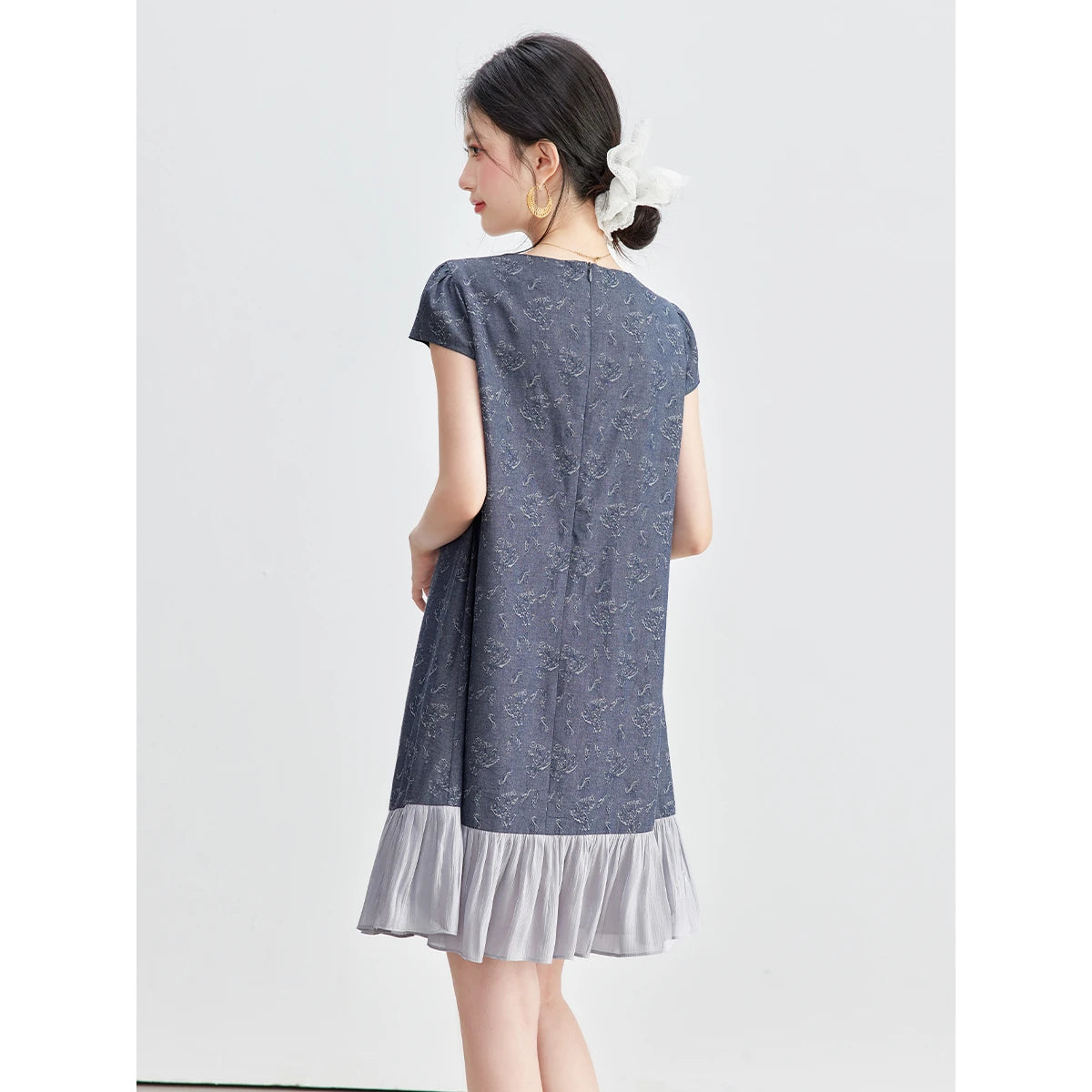 Ruffle-Hem Short-Sleeve Shift Dress