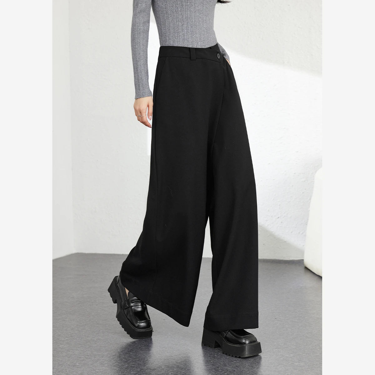 Asymmetric Wide-Leg Culottes