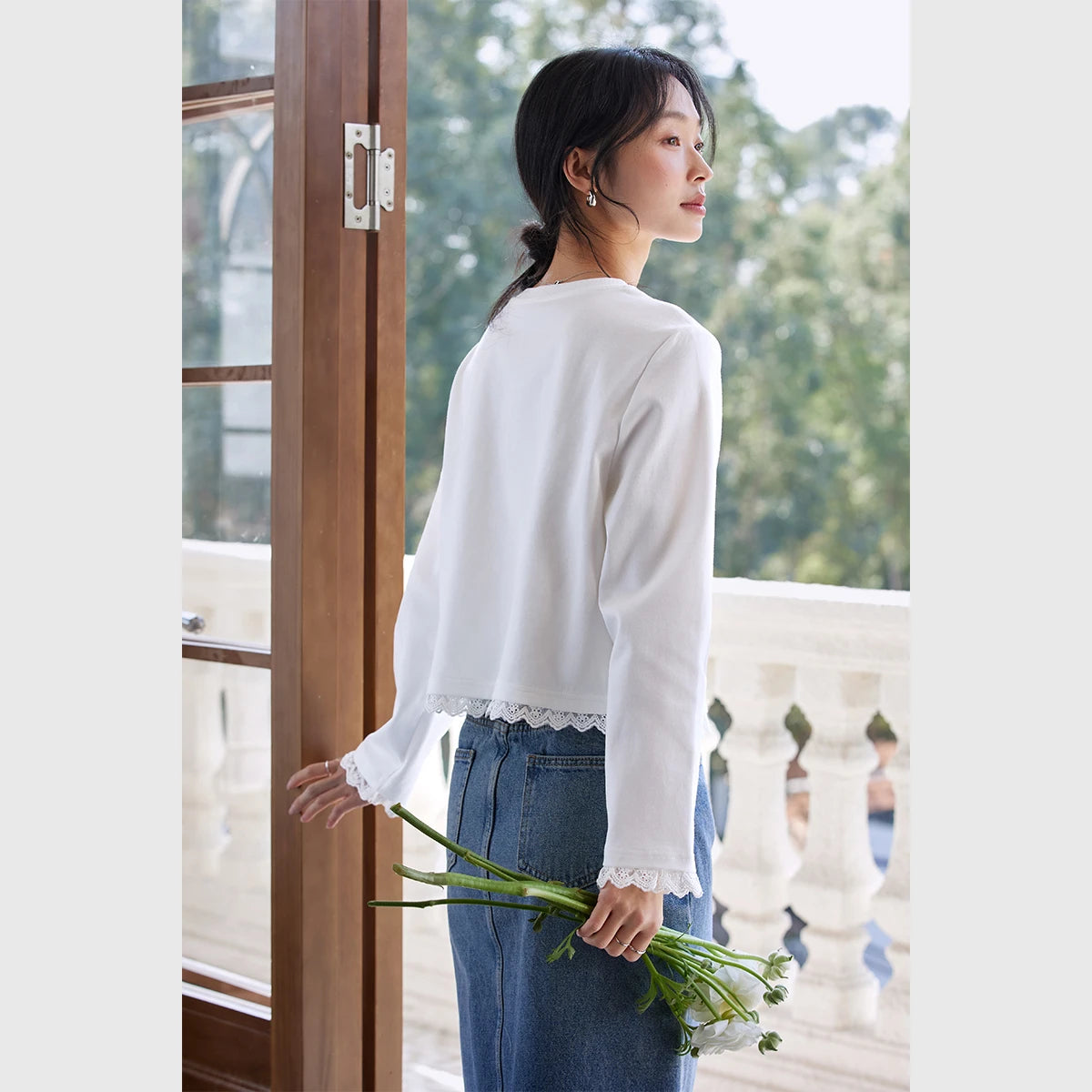 Lace-Hem Cropped Long-Sleeve Tee