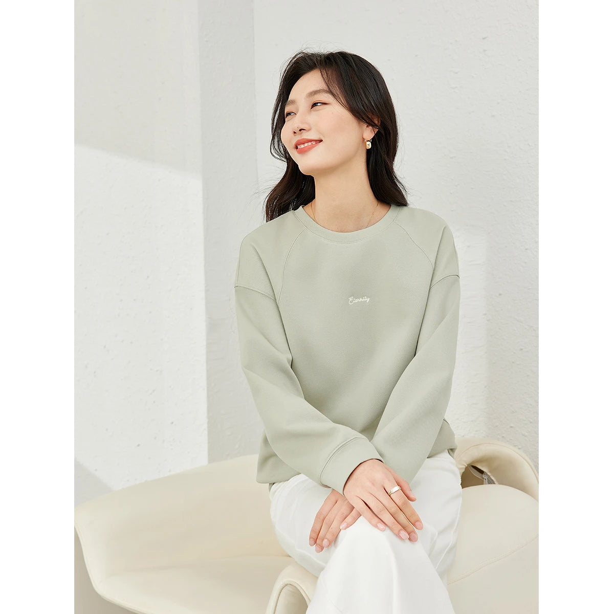 Minimal Drop-Shoulder Sweatshirt