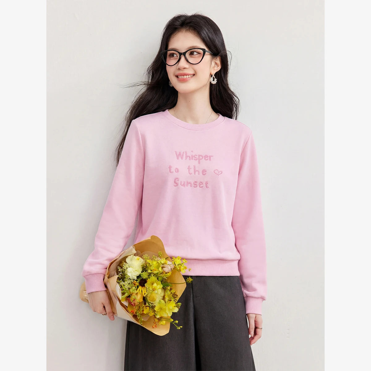 Letter Graphic Crew-Neck Sweatshirt