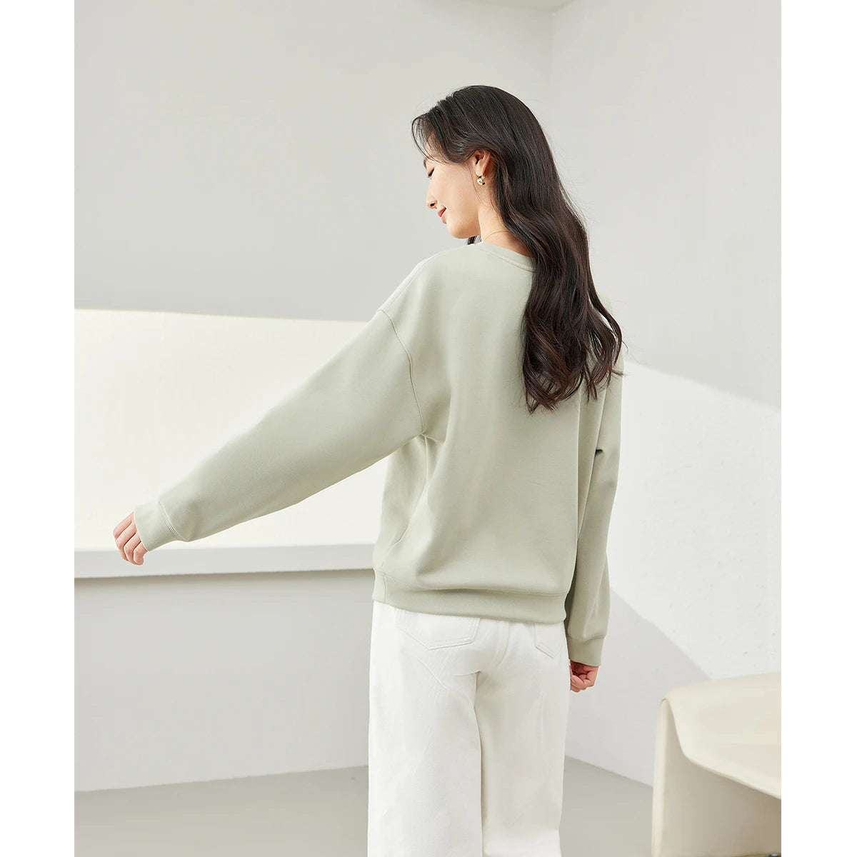 Minimal Drop-Shoulder Sweatshirt
